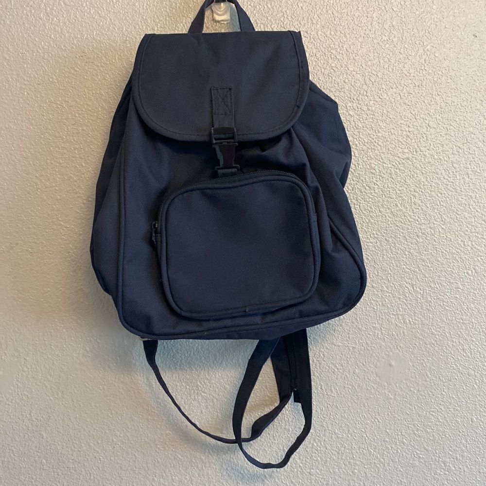 Classic navy blue mini vintage 90’s backpack